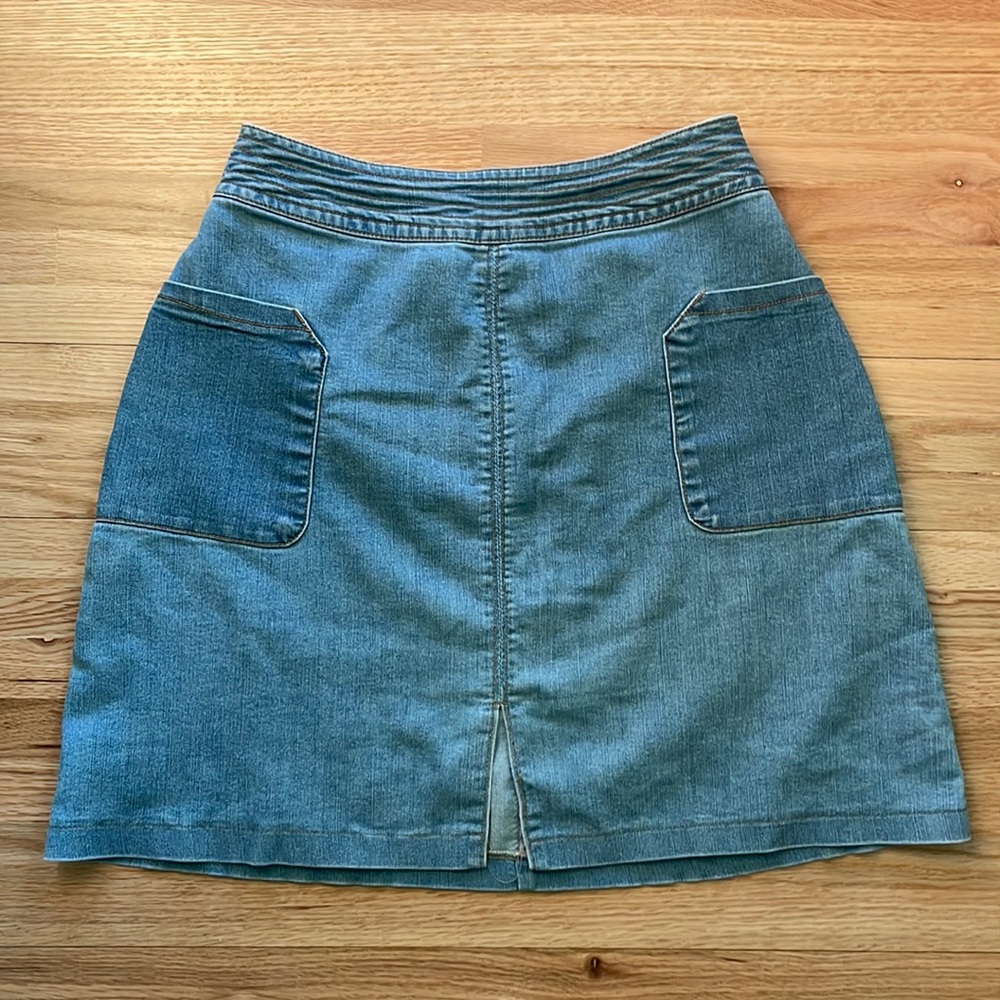 Lightweight mini denim skirt
